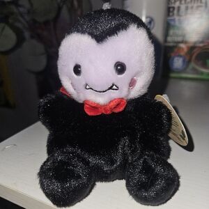 NWT Viktor Vampire 🧛‍♂️ Palm Pals Halloween Holiday 5" Plush